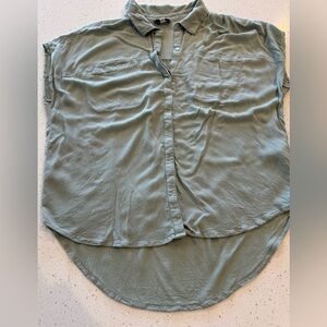 Lucky Brand Blouse Womens Large Sage Green Viscose Boho Preppy Top Blouse Hi Low
